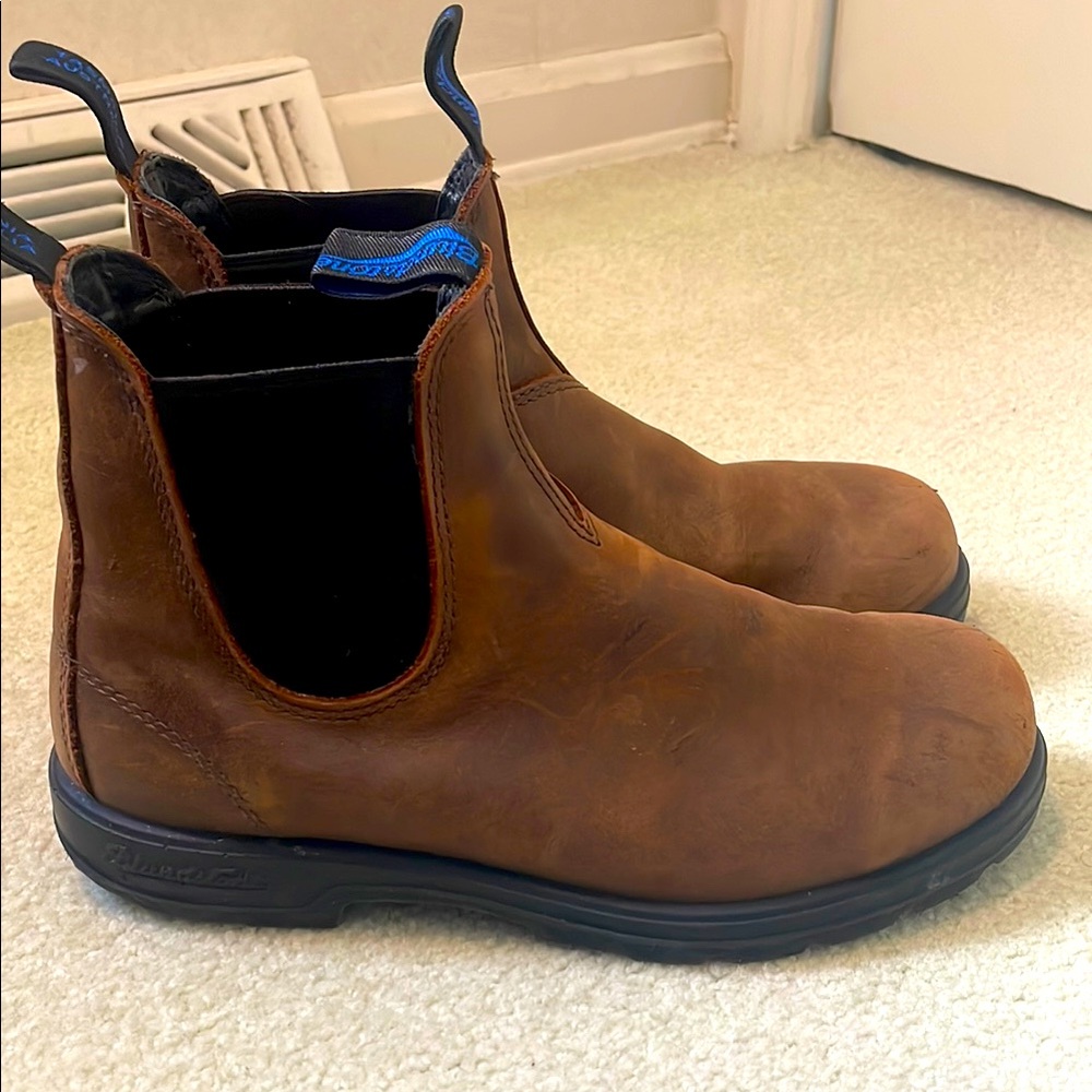 Blundstone Brown Chelsea Work Boots with Black Elastic